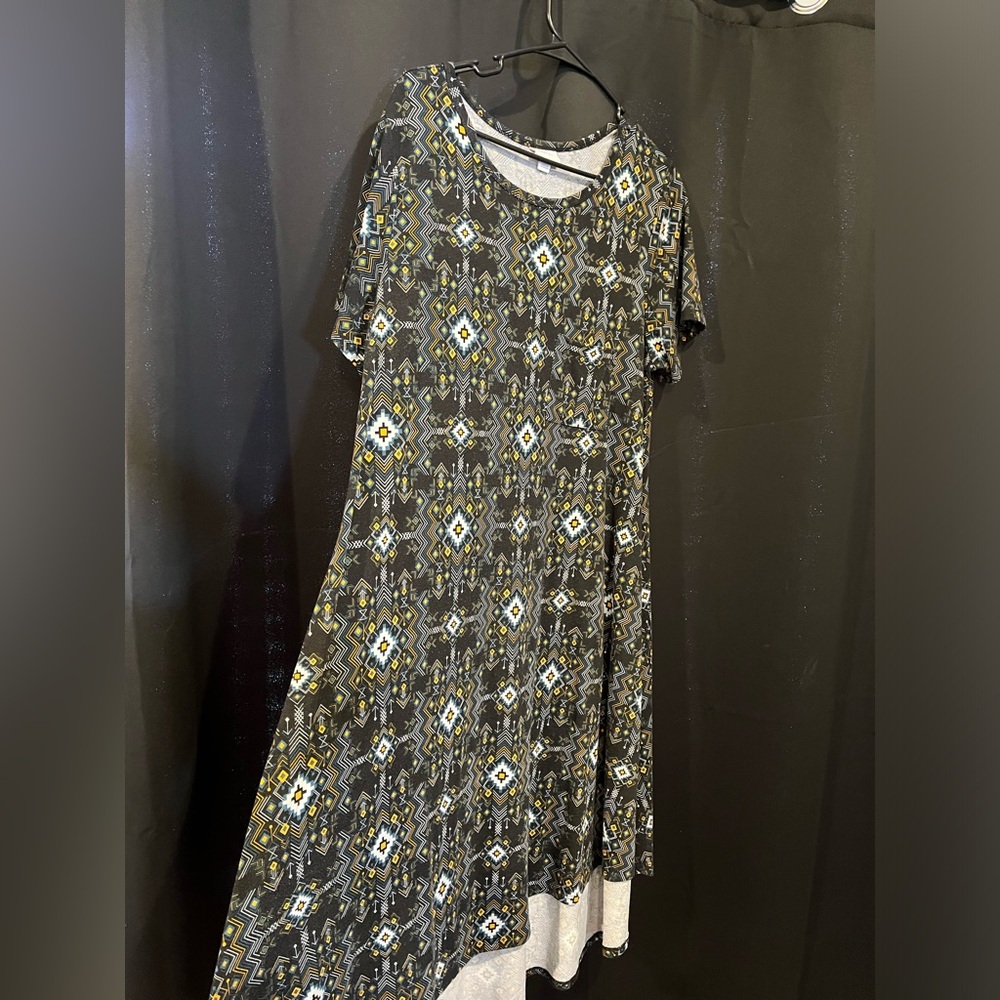 Lula Roe women’s dress, size large. In perfect condition